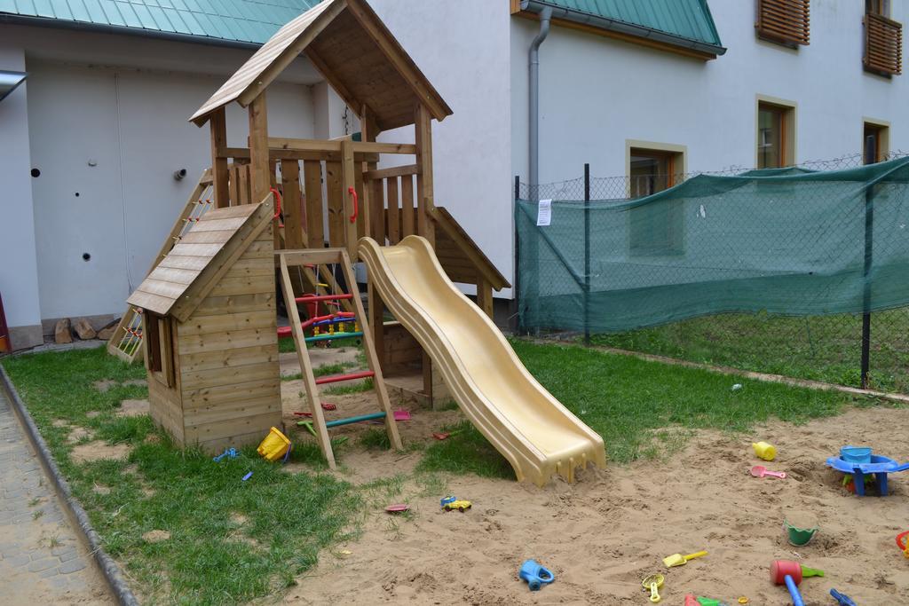 Penzion U Zamecke Zahrady Lipnik nad Becvou Luaran gambar