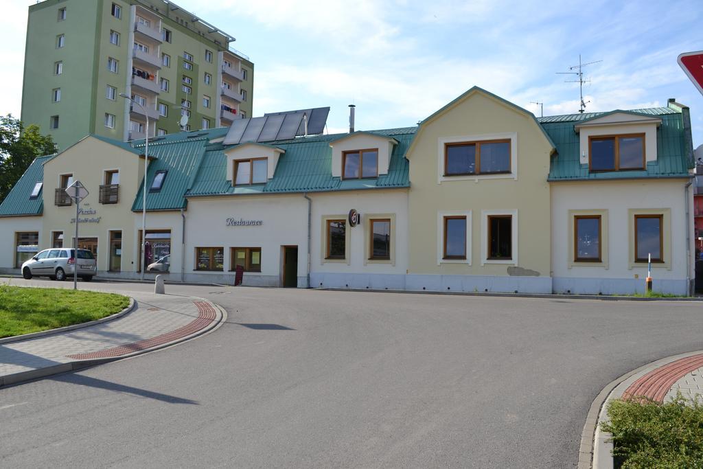 Penzion U Zamecke Zahrady Lipnik nad Becvou Luaran gambar
